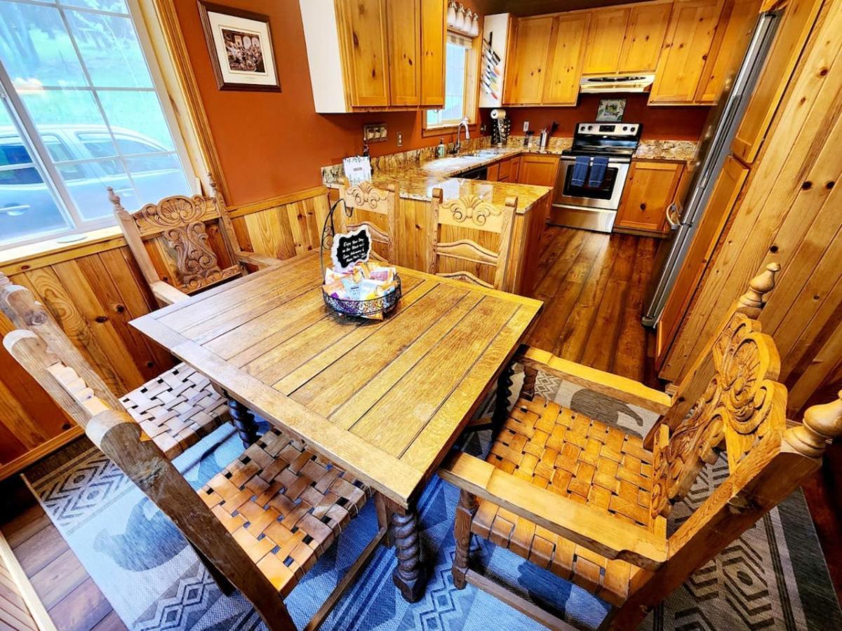 Blacktail Cabin Hideaway With Hot Tub Lakeside Exterior foto