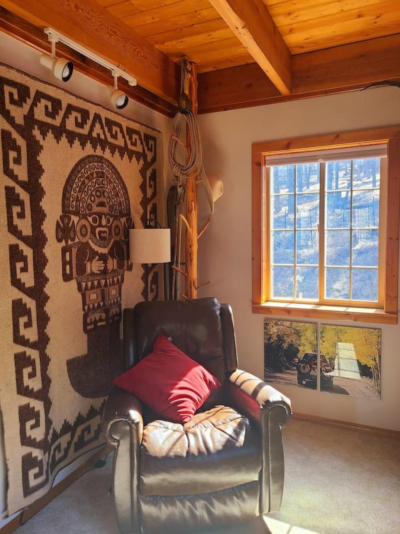 Blacktail Cabin Hideaway With Hot Tub Lakeside Exterior foto