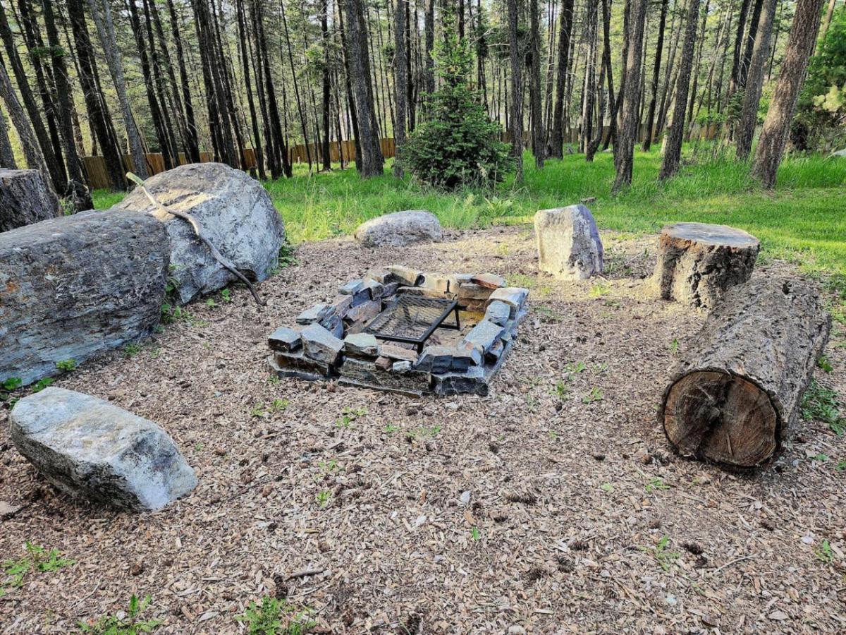 Blacktail Cabin Hideaway With Hot Tub Lakeside Exterior foto
